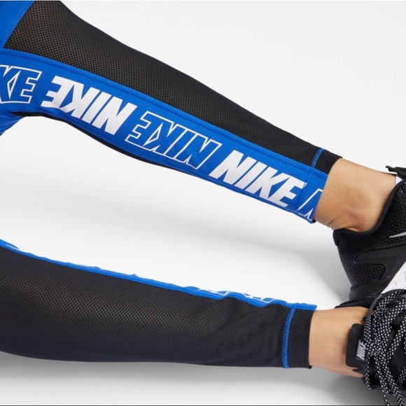 Nike women's pro sport distort training top Clearance